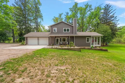 12568 Red Arrow, Sawyer, MI 49125