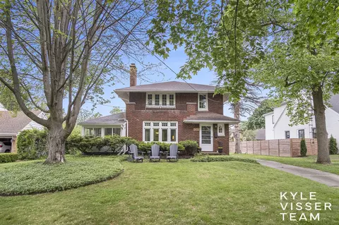 1058 Eastwood, Grand Rapids, MI 49506