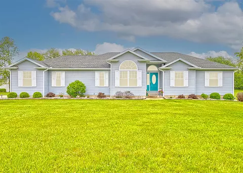 6573 Sweet Clover Hls, Jonesville, MI 49250