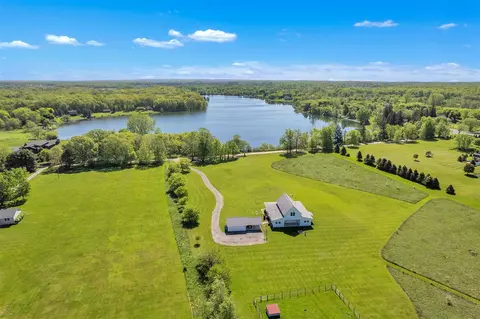 1812 Guenther, Chelsea, MI 48118