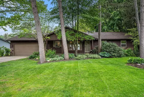 916 N Kingwood, Holland, MI 49424