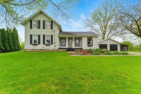 8075 Burlingame, Byron Center, MI 49315