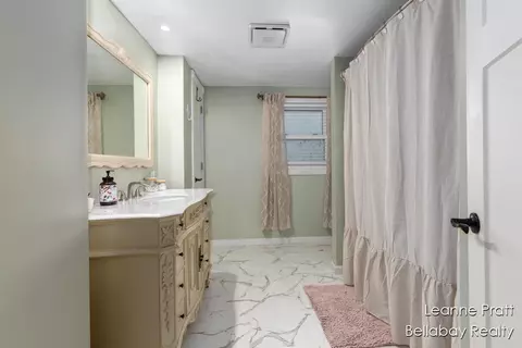 Bath - 2078 E Bristol, Dowling, MI 49050 photo 1 of 1
