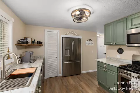 Kitchen - 2078 E Bristol, Dowling, MI 49050 photo 3 of 3