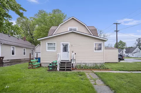 211 S State, Sparta, MI 49345