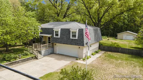 6458 Tamarack, Fruitport, MI 49415