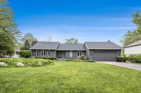 3521 S Applecrest, Ada, MI 49301