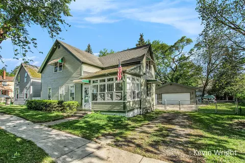 924 W W Frst, Muskegon, MI 49441