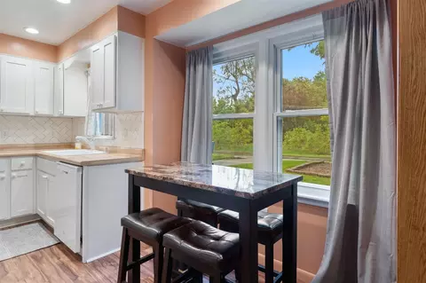 Dining - 210 E Palmer, Jackson, MI 49203 photo 1 of 1
