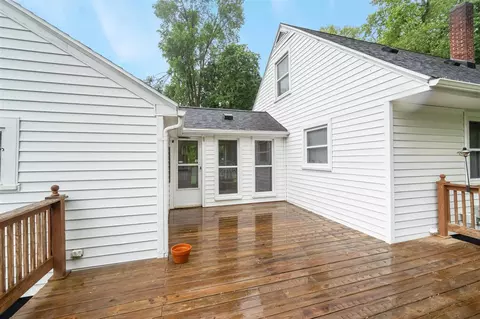 Exterior - 210 E Palmer, Jackson, MI 49203 photo 5 of 13