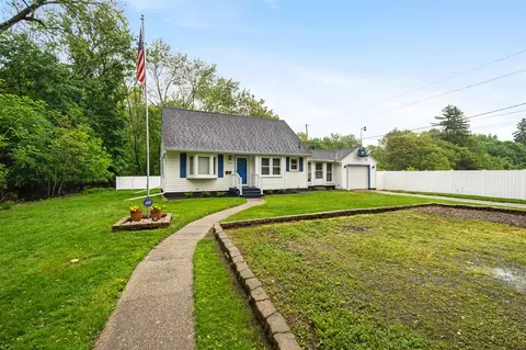 Exterior - 210 E Palmer, Jackson, MI 49203 photo 2 of 13