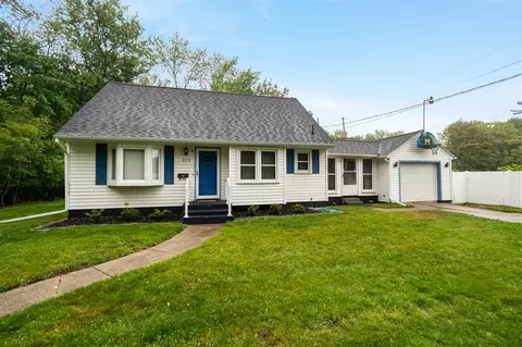 Exterior - 210 E Palmer, Jackson, MI 49203 photo 1 of 13
