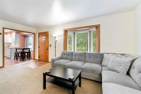 Living - 210 E Palmer, Jackson, MI 49203 photo 4 of 4
