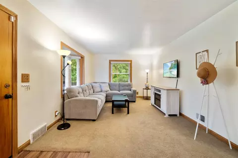 Living - 210 E Palmer, Jackson, MI 49203 photo 1 of 4