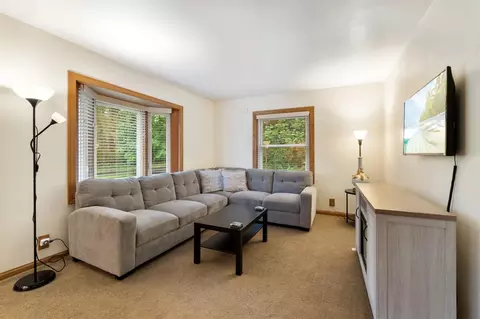 Living - 210 E Palmer, Jackson, MI 49203 photo 3 of 4