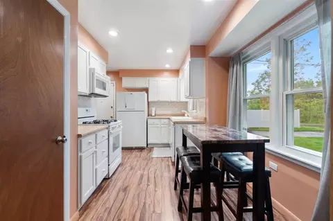 Kitchen - 210 E Palmer, Jackson, MI 49203 photo 1 of 4