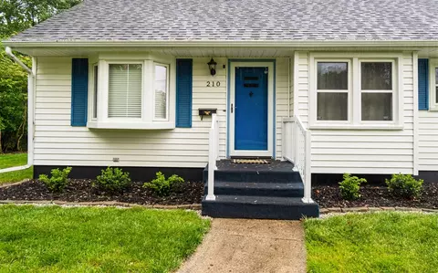 Exterior - 210 E Palmer, Jackson, MI 49203 photo 4 of 13