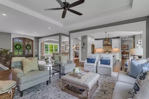 Living - 4996 Nantucket, Jackson, MI 49201 photo 3 of 5