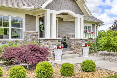 Exterior - 4996 Nantucket, Jackson, MI 49201 photo 5 of 13