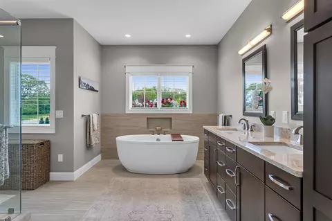 Bath - 4996 Nantucket, Jackson, MI 49201 photo 1 of 8