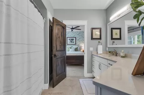 Bath - 4996 Nantucket, Jackson, MI 49201 photo 4 of 8