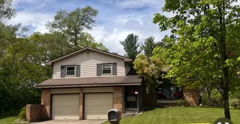 2245 Briar Hls, Grand Rapids, MI 49505