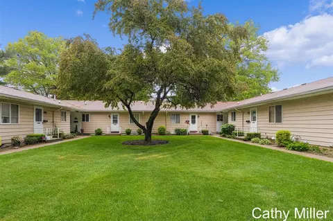 5887 Leisure S, Grand Rapids, MI 49548