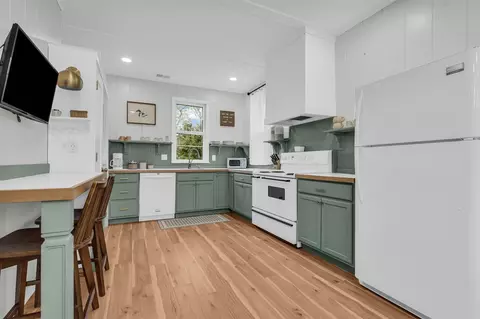 Kitchen - 5810 N Lakeshore, Deckerville, MI 48427 photo 1 of 3