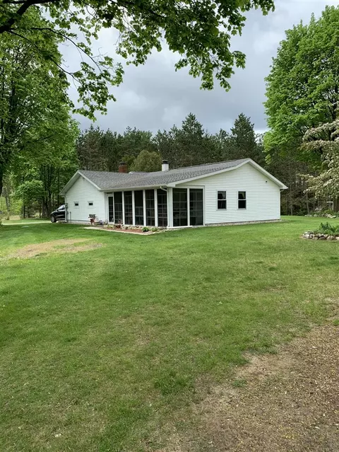 17876 Us Highway 10, Hersey, MI 49639 photo 3