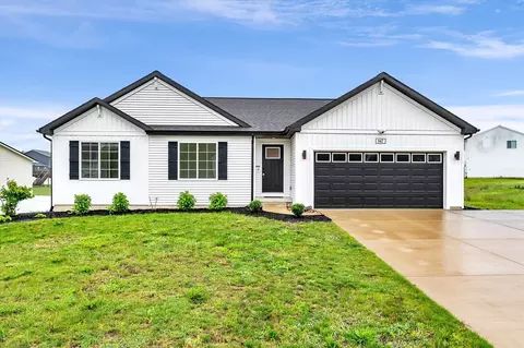 947 Green Mdws, Middleville, MI 49333
