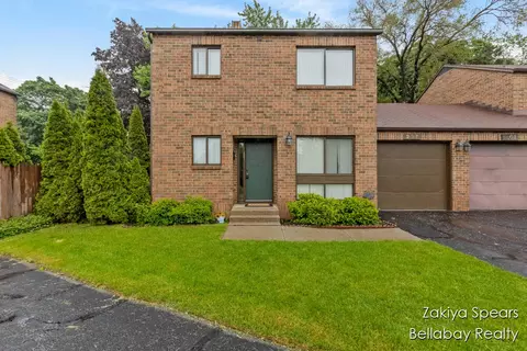 257 Heritage Cmns, Grand Rapids, MI 49503