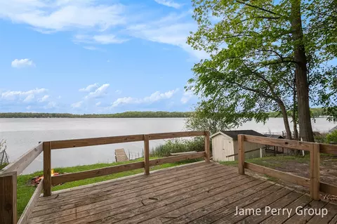 1760 S Colonel Pt, Crystal, MI 48818