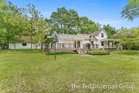 13897 Van Buren, Holland, MI 49424