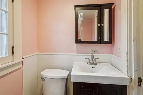 Bath - 1916 Lyons, Lansing, MI 48910 photo 3 of 3