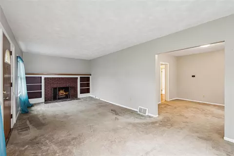 Living - 1916 Lyons, Lansing, MI 48910 photo 1 of 2