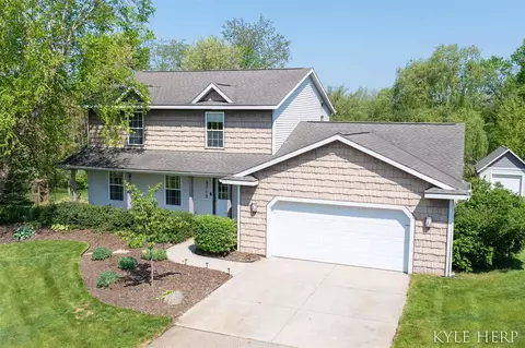 8718 Little Bnd, Middleville, MI 49333