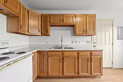 Kitchen - 4020 Red Wing, Flint, MI 48532 photo 1 of 3