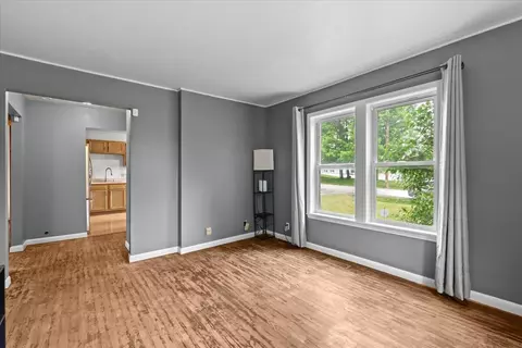 Living - 4020 Red Wing, Flint, MI 48532 photo 2 of 2