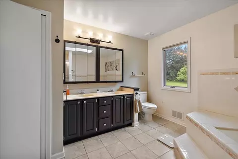 Bath - 4047 Ramsgate, Ann Arbor, MI 48103 photo 2 of 7