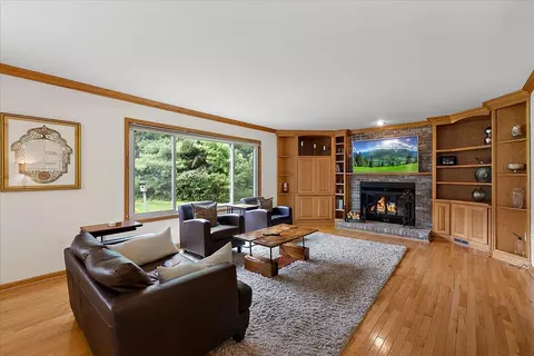 Living - 4047 Ramsgate, Ann Arbor, MI 48103 photo 2 of 8