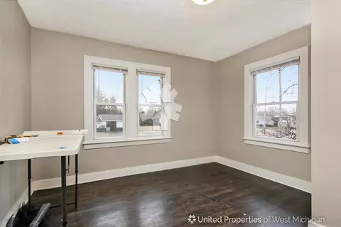 1555 Chicago, Wyoming, MI 49509