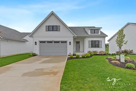 686 Stonebriar, Grandville, MI 49418