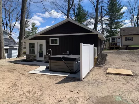 Exterior - 855 W Locust, White Cloud, MI 49349 photo 9 of 10