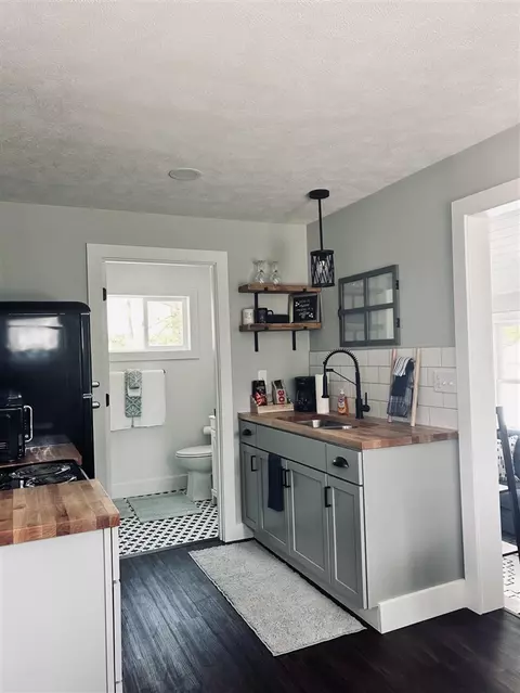 Kitchen - 855 W Locust, White Cloud, MI 49349 photo 4 of 4