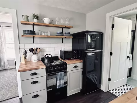 Kitchen - 855 W Locust, White Cloud, MI 49349 photo 3 of 4