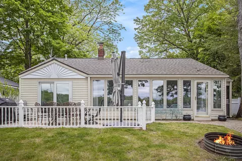 456 E Gull Lk, Augusta, MI 49012