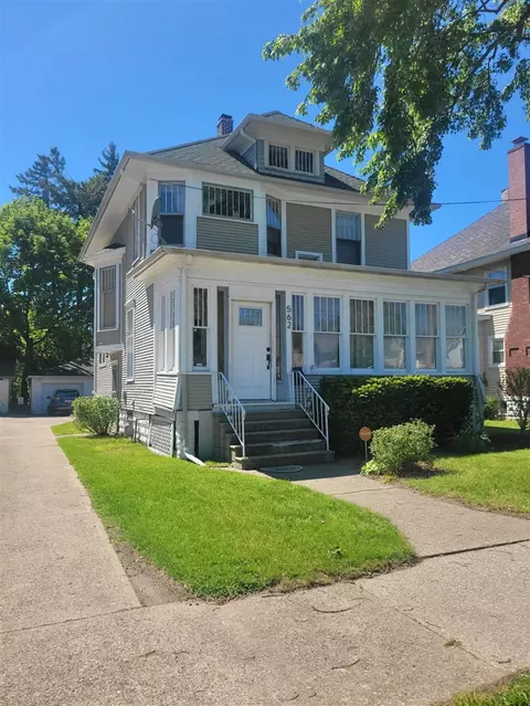 562 Columbus, Benton Harbor, MI 49022