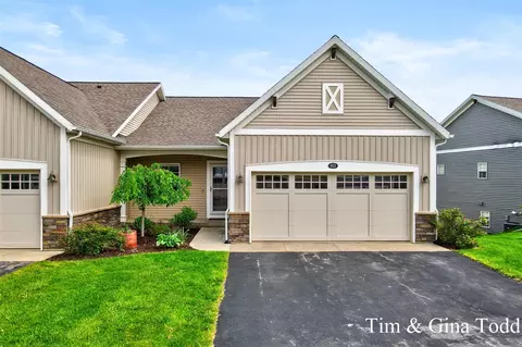 903 S Center Park #14, Byron Center, MI 49315