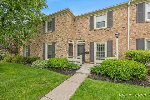 2423 Cranden, Grand Rapids, MI 49506