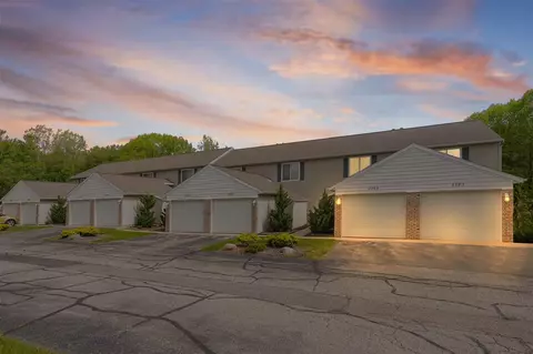 8585 Courtland, Rockford, MI 49341